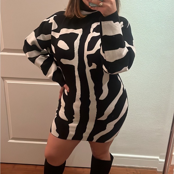 Zebra print sweater dress - Picture 4 of 5